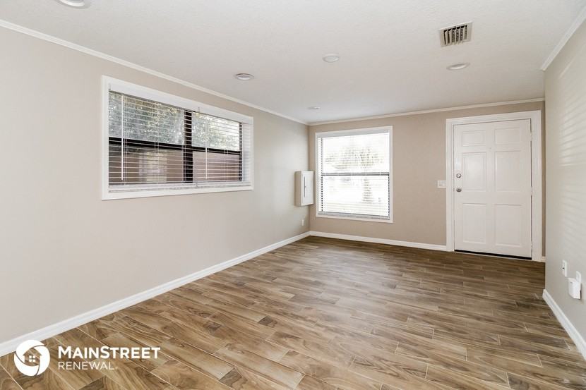 243 Acorn Dr - Photo 3 of 16