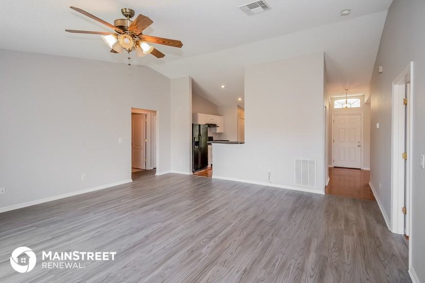 12289 Bucks Harbor Dr N - Photo 3 of 16