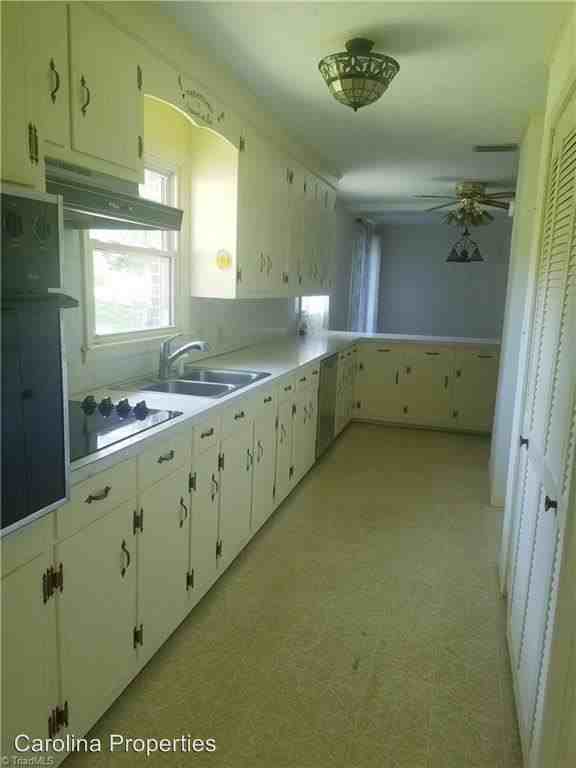 411 E Church St - Photo 3 of 13