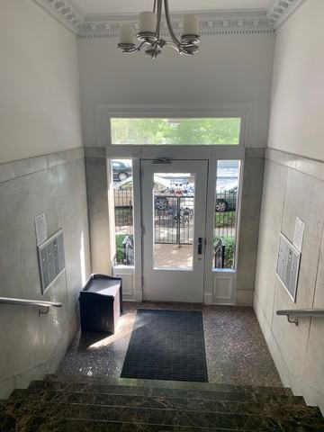 5014 Blackstone #2N - Photo 3 of 12