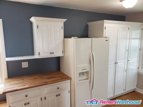 3674 S Pine Ave - Photo 3 of 9