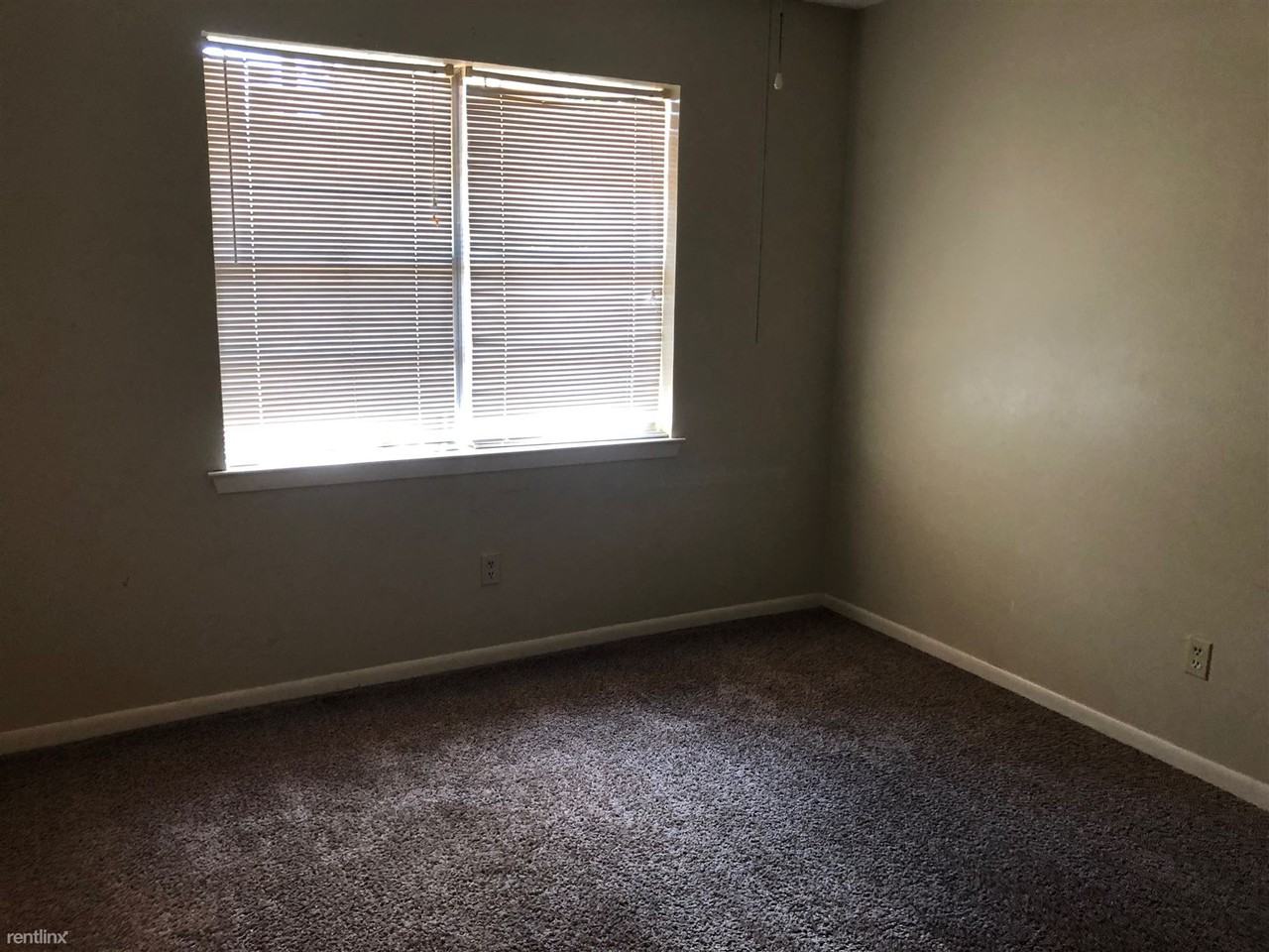 2606 Cedarcrest Dr - Photo 3 of 8