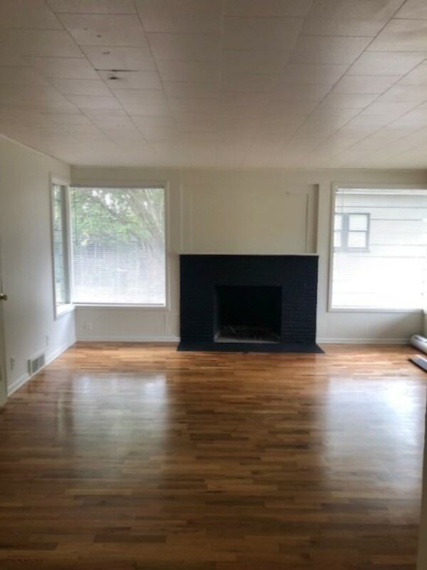 5518 25th Ave Ne - Photo 2 of 14