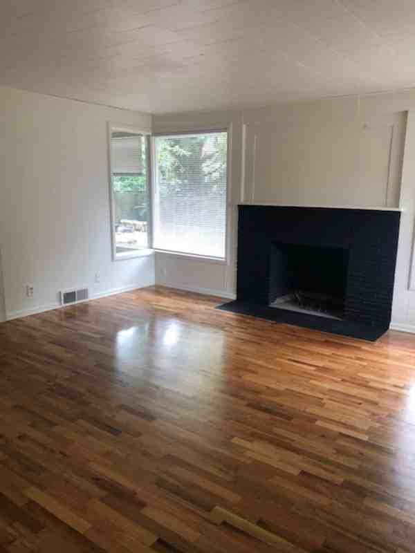 5518 25th Ave Ne - Photo 3 of 14