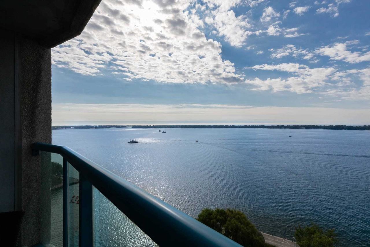 99 Harbour Square #1708