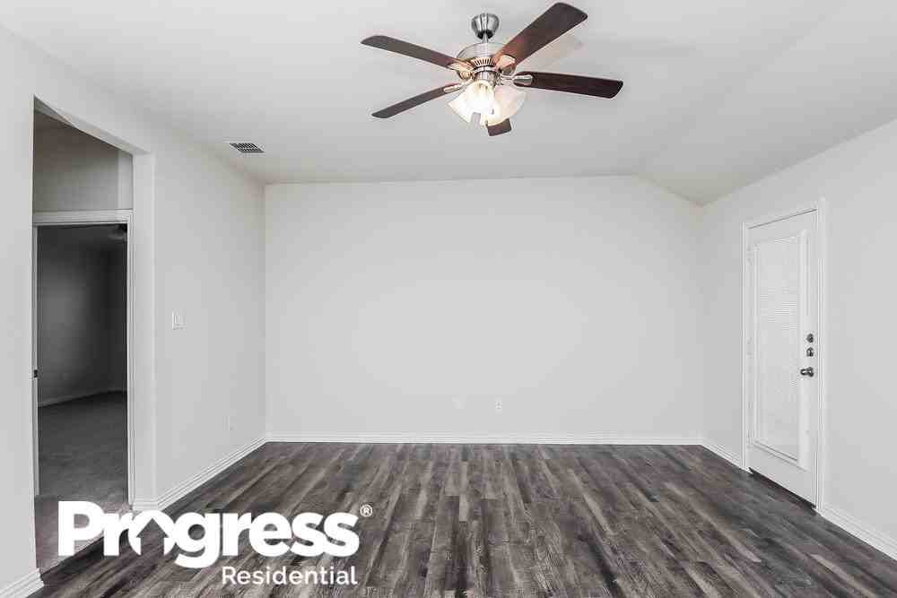 9005 Highland Orchard Dr - Photo 3 of 16