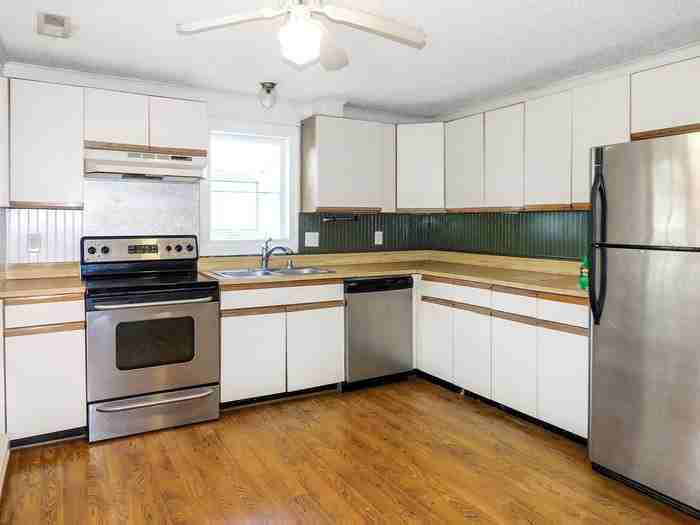 43205 Riverside Drive - Photo 2 of 13