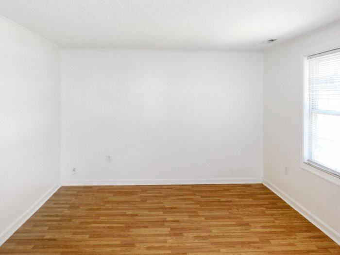 43205 Riverside Drive - Photo 3 of 13