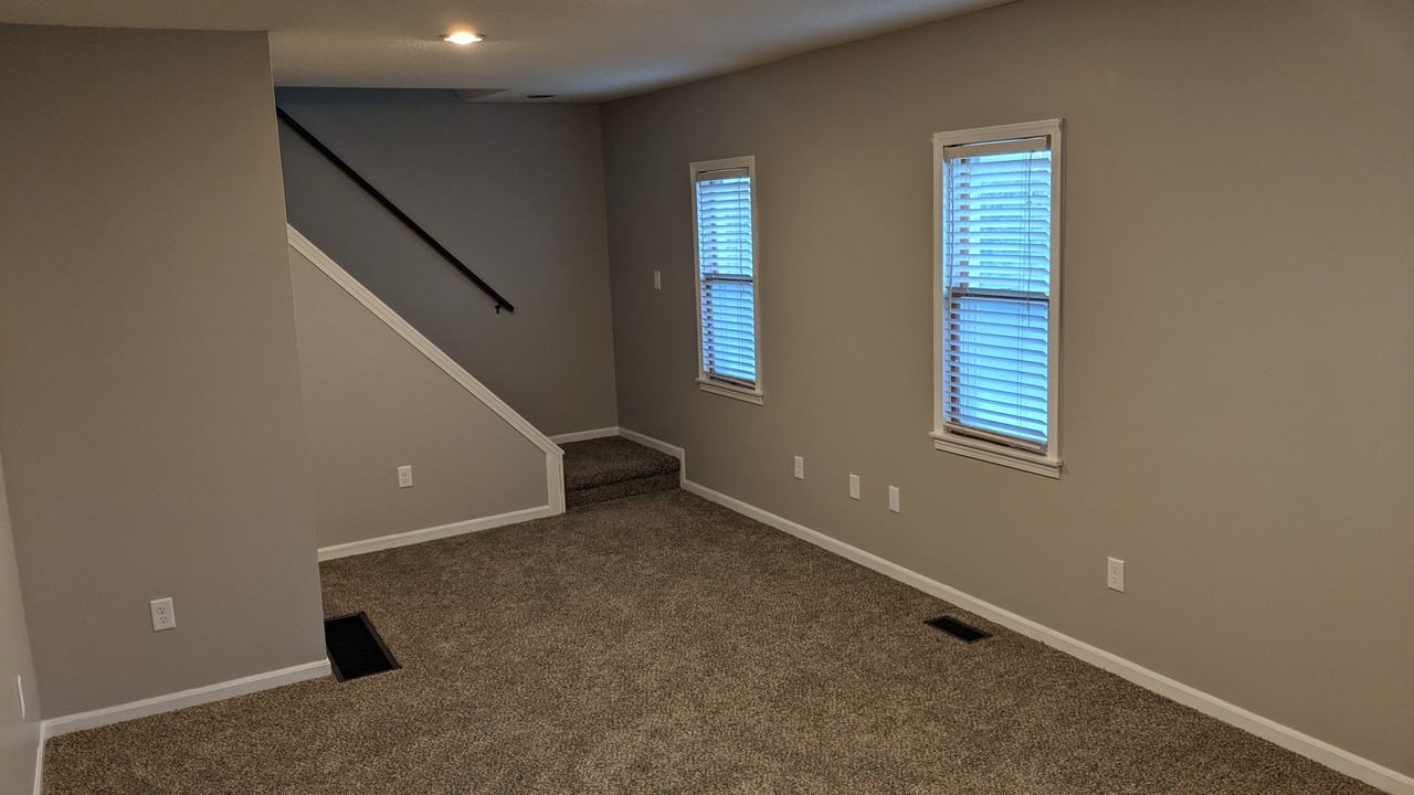 420 Oakwood Ave - Photo 2 of 18