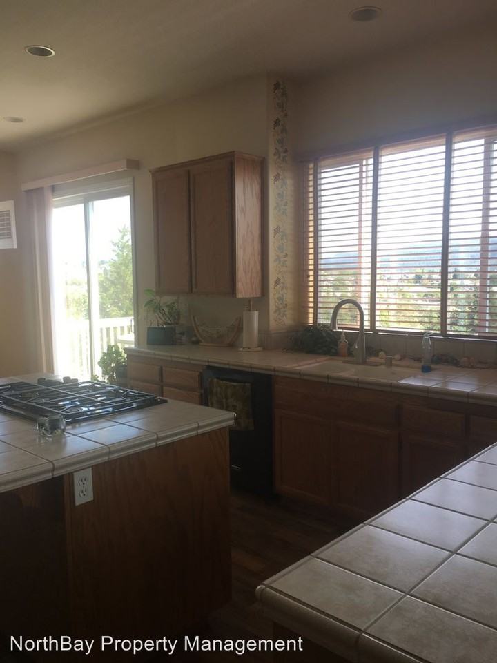 1505 Owl Light Pl - Photo 3 of 24