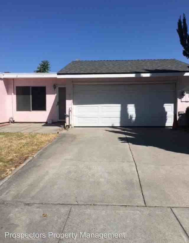 1421 Taka Ct - Photo 2 of 12