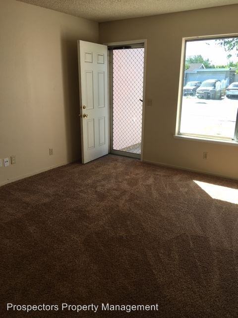 1421 Taka Ct - Photo 3 of 12