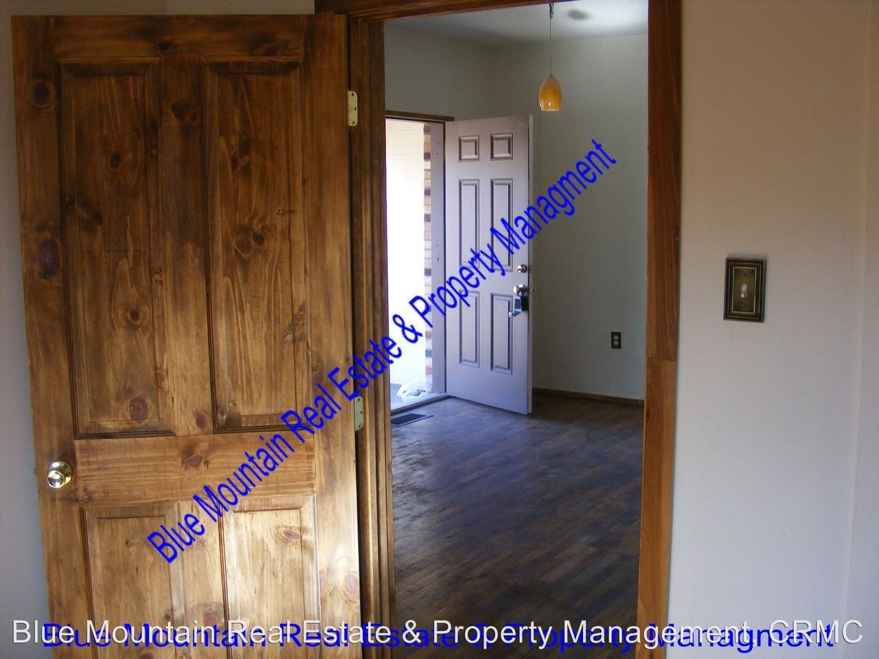 209 S Limit Street - Photo 3 of 8