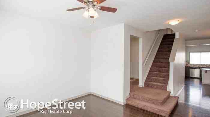 166 Marquis Common Se - Photo 3 of 7