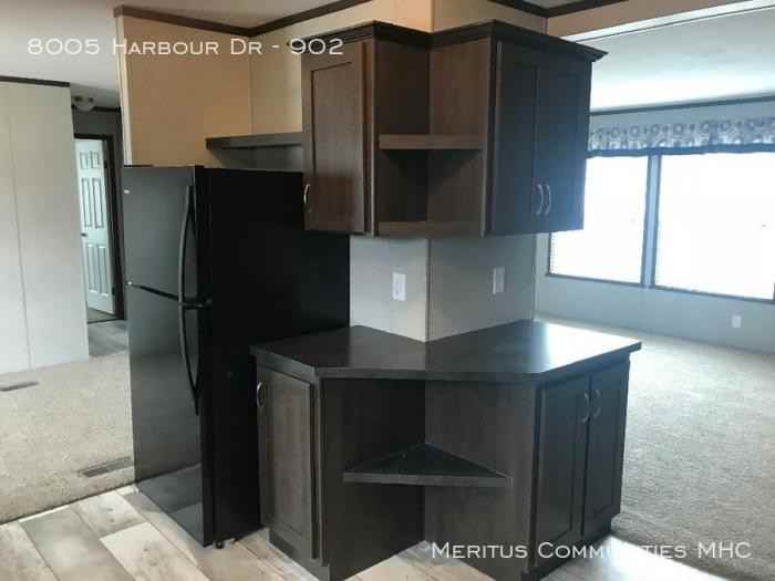 8005 Harbour Dr - Photo 2 of 16