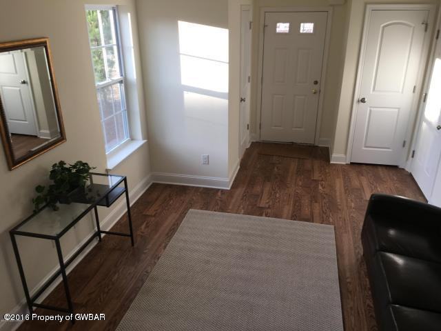 107 Samantha Lane - Photo 3 of 7