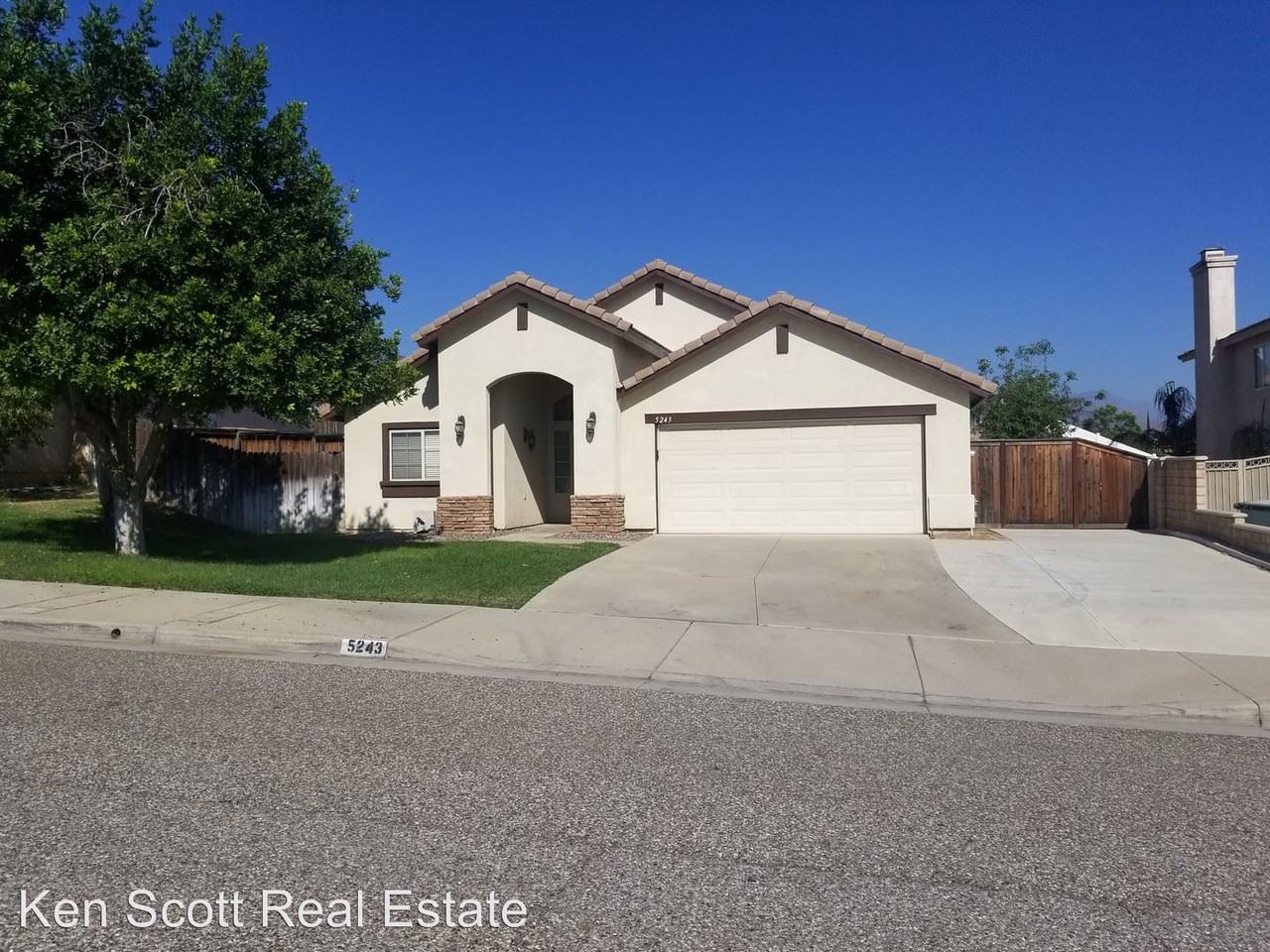 5243 Lantern Crest Dr - Photo 2 of 8