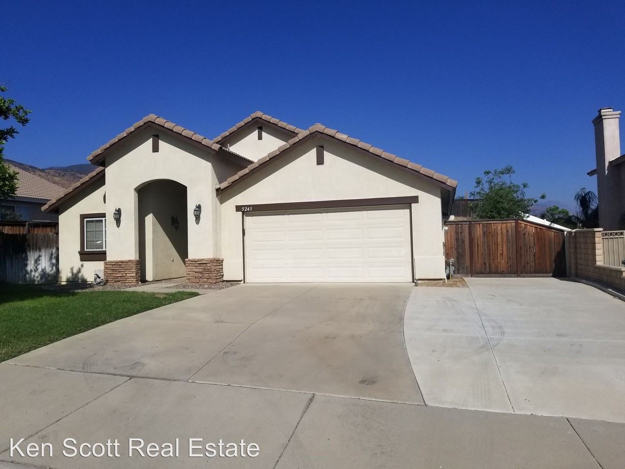 5243 Lantern Crest Dr - Photo 3 of 8