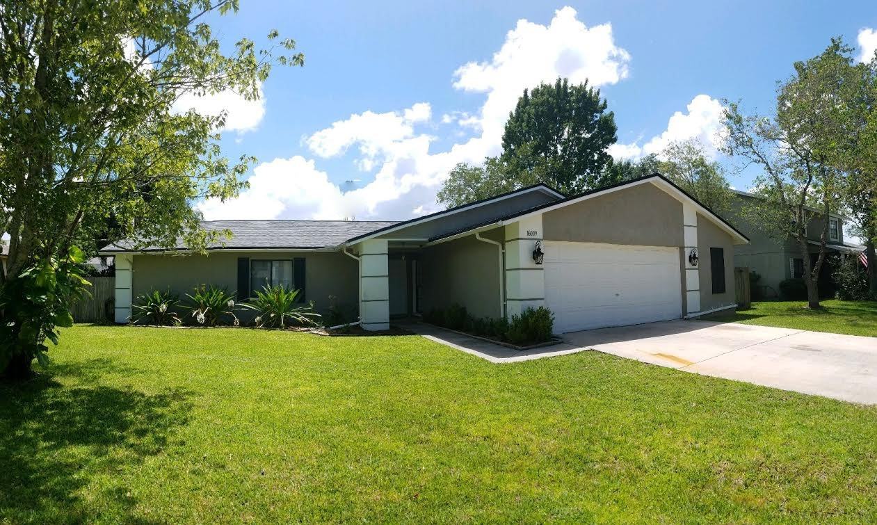 16009 Marshfield Dr - Photo 2 of 42