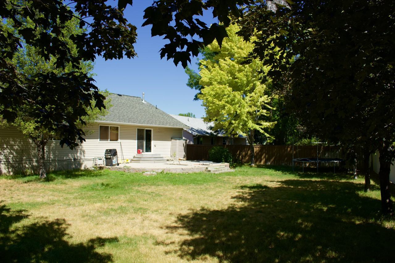 899 S 1650 E - Photo 2 of 4