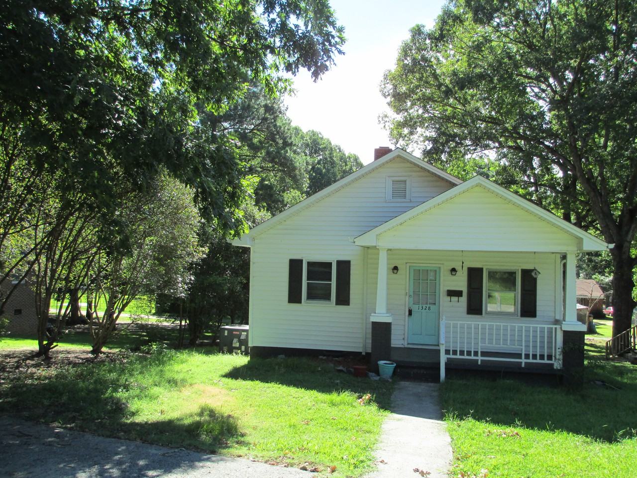 1328 Williams St, Roanoke Rapids, NC 27870 3 Bedroom House for Rent for