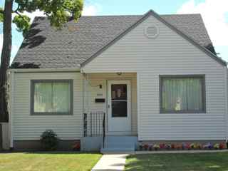 5829 W Helena St Milwaukee Wi 53223 3 Bedroom House For