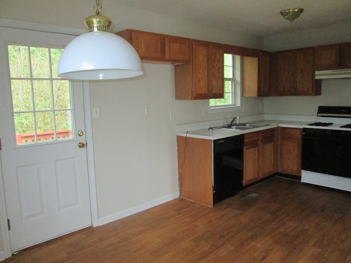 6345 Malone Rd - Photo 3 of 11