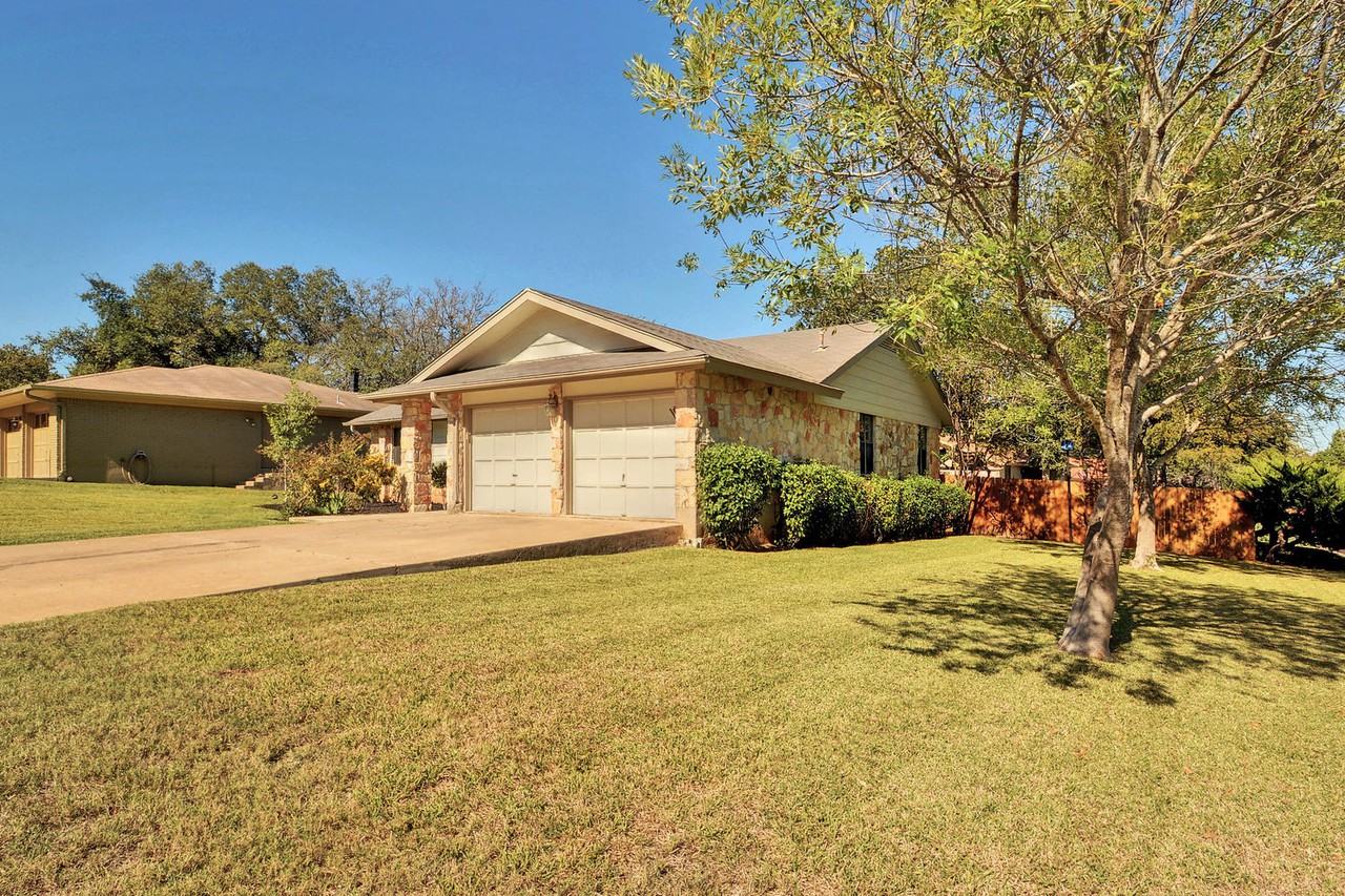 400 Greenwood Dr - Photo 2 of 33