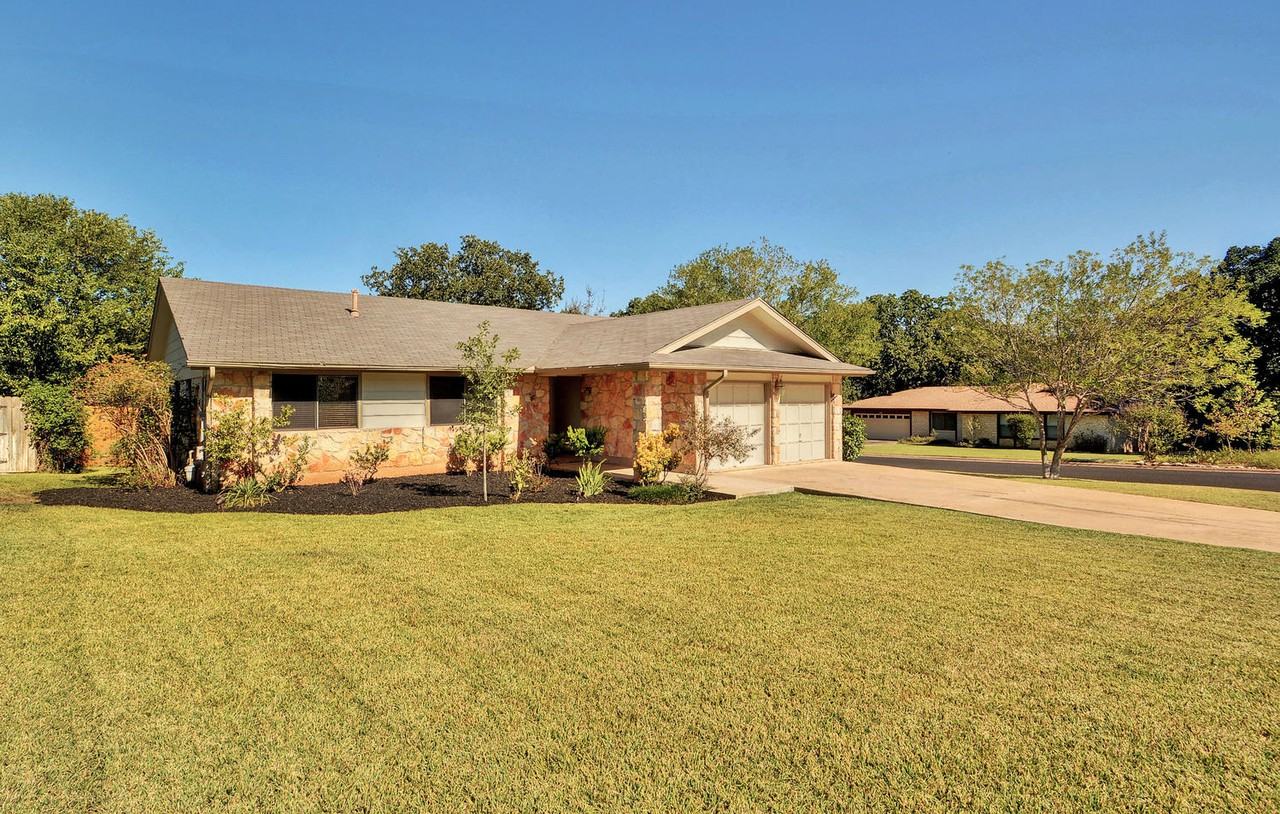 400 Greenwood Dr - Photo 3 of 33