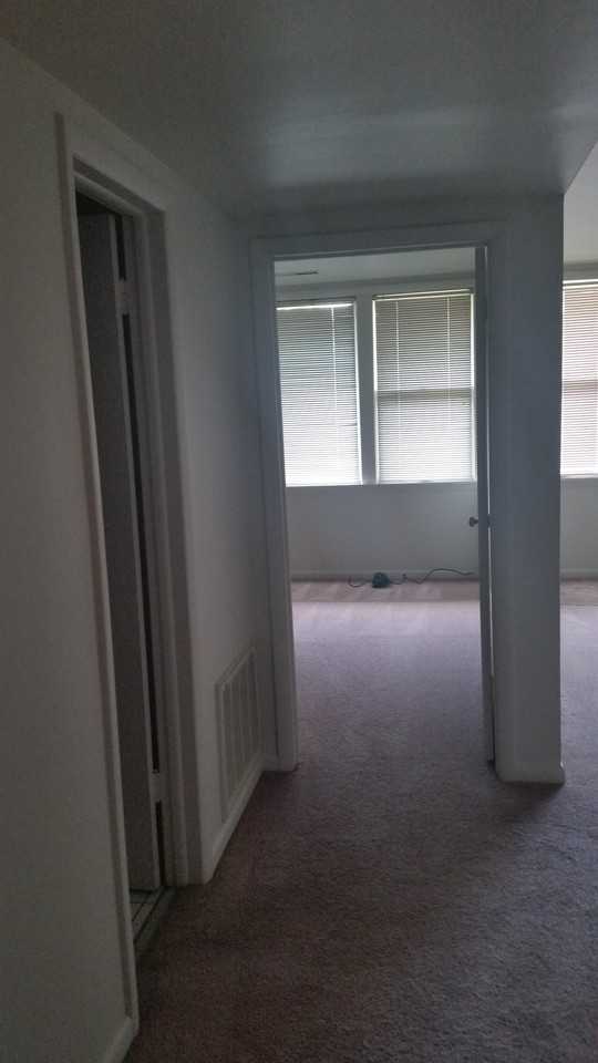 201 Thornton Ct - Photo 2 of 10