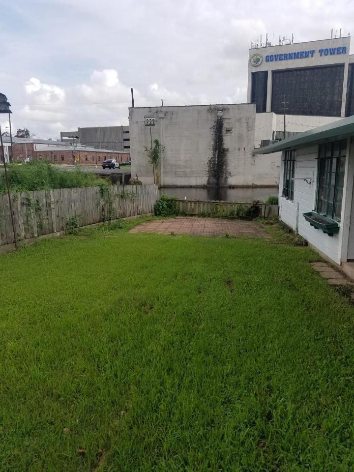 8018 Park Avenue - Photo 2 of 20