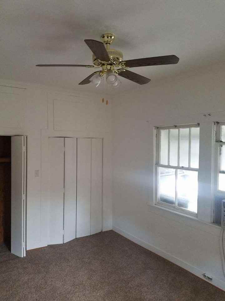 8018 Park Avenue - Photo 3 of 20