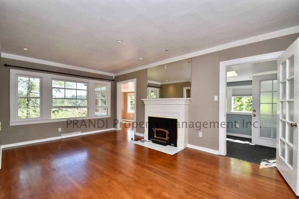 63 Ivy Dr - Photo 2 of 16