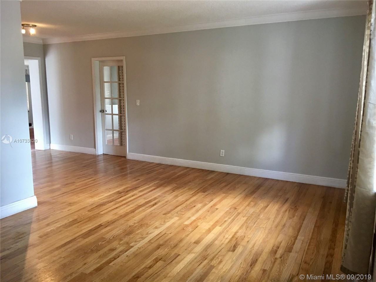 5760 Sw 10th St - Photo 2 of 14