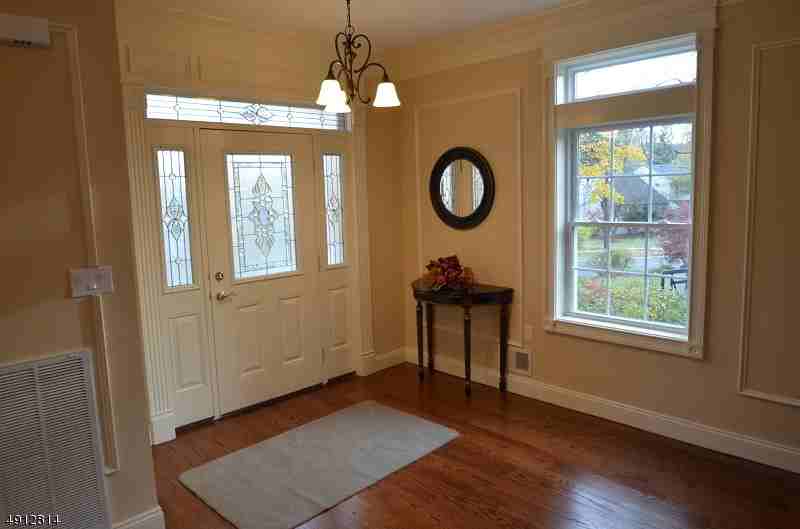 34 Rosedale Ave - Photo 3 of 20
