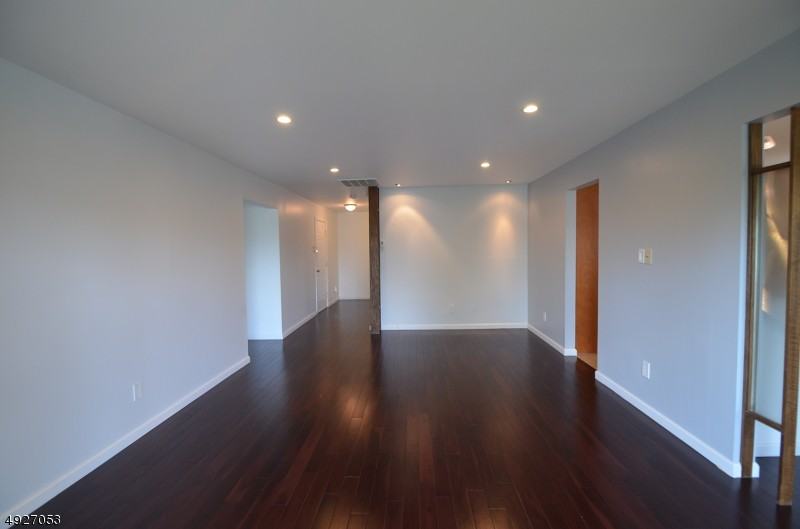 28 Joseph Dr - Photo 2 of 19