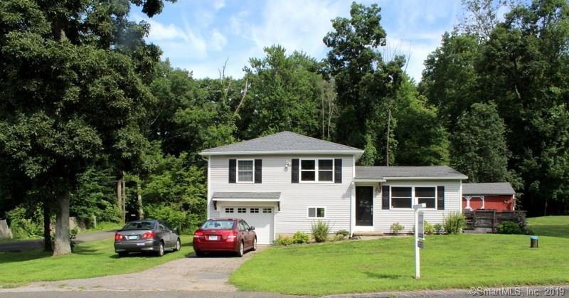 561 Middle Road Turnpike - Photo 2 of 34