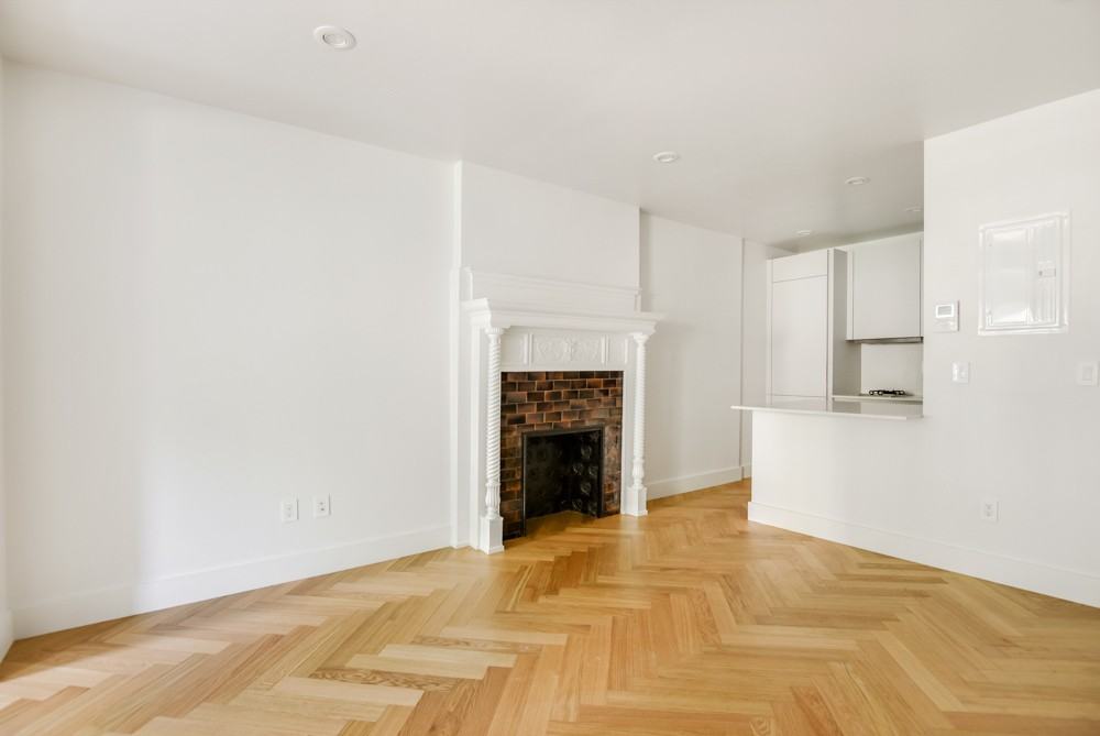 290 Clinton - Photo 2 of 7