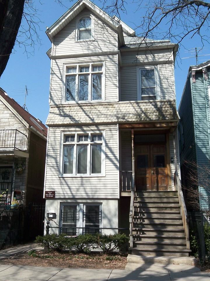 1104 West Wellington Avenue, Chicago, IL 60657 3 Bedroom Apartment for Rent PadMapper