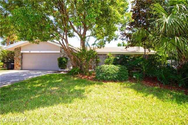 2678 Countryclub Dr - Photo 2 of 43