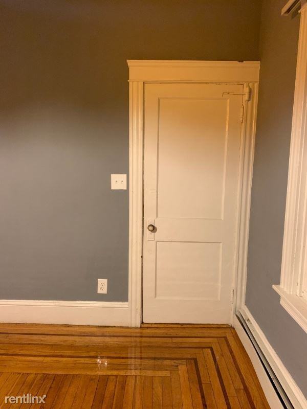 16 Knight St 1 - Photo 3 of 21