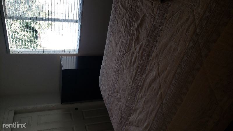 1112 Invermay St - Photo 2 of 3