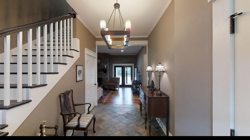 185 Creekridge Drive - Photo 3 of 46