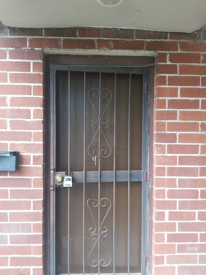 1131 Phelps Street - Photo 2 of 15