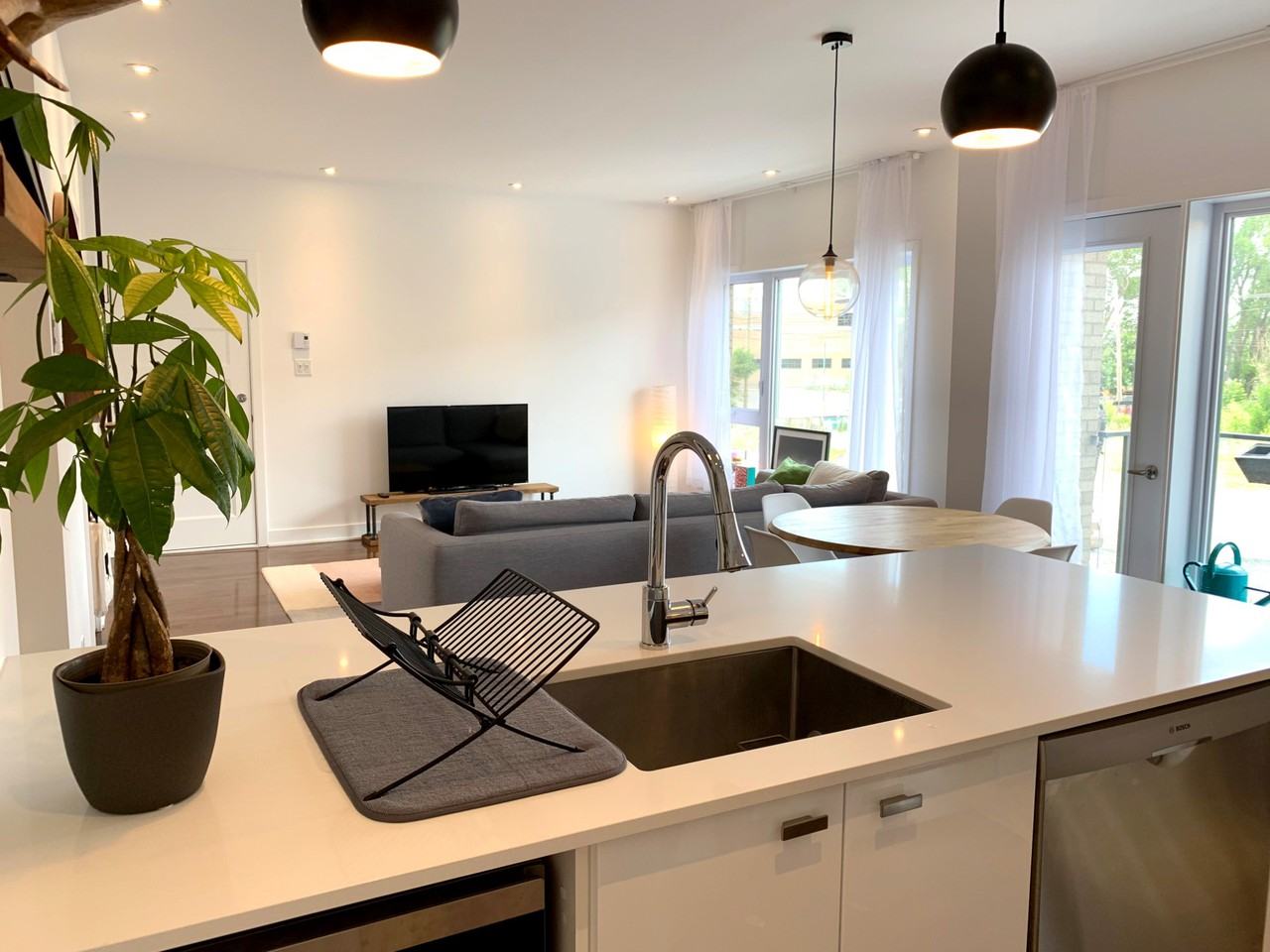 5410 Rue Rivard - Photo 2 of 11