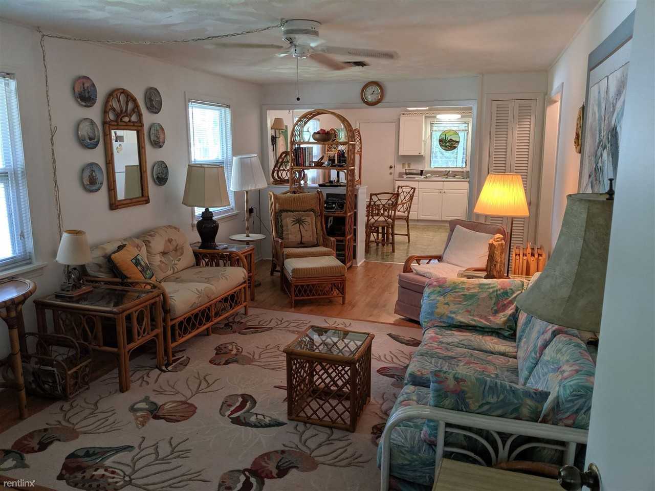 2419 59th St - Photo 3 of 10