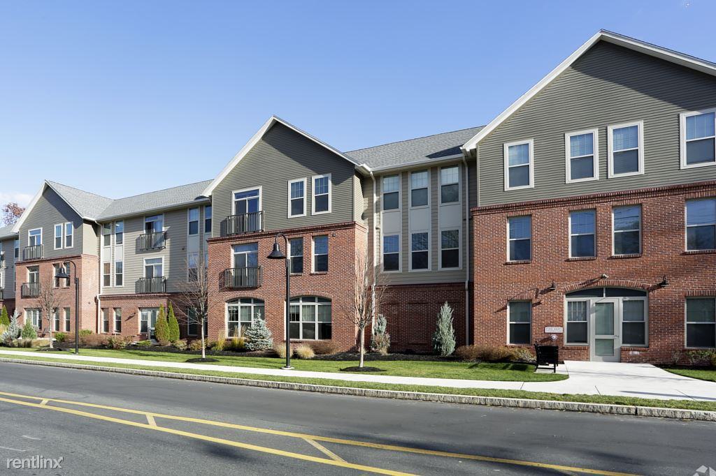 1000 Stone Pl. 2-118 - Photo 2 of 3