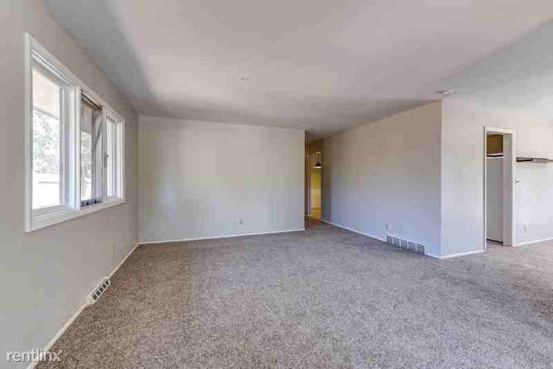 4125 Apache Rd - Photo 3 of 10