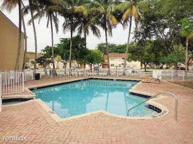 2218 Sw 81st Ave - Photo 3 of 19