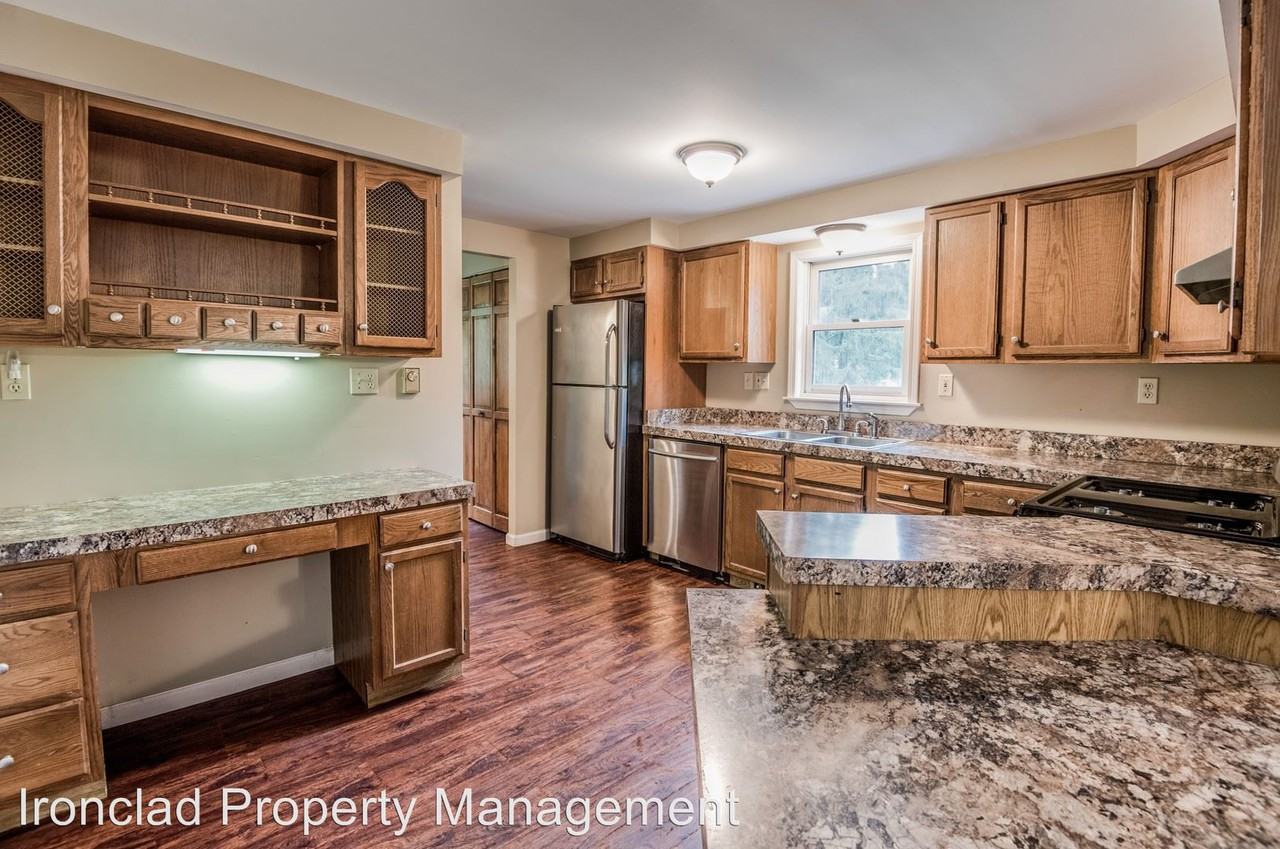 75 Burt Drive - Photo 3 of 10